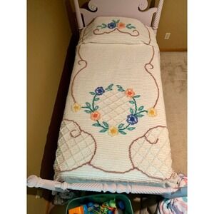 Vintage Chenile Breadspread 101" x 88" Floral Design No Stainss